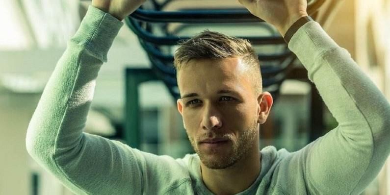 而是依据比 而是依据比