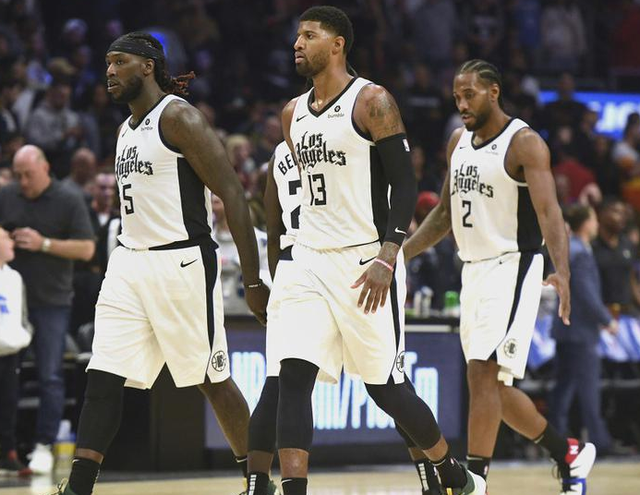 尖触摸与目 尖触摸与目